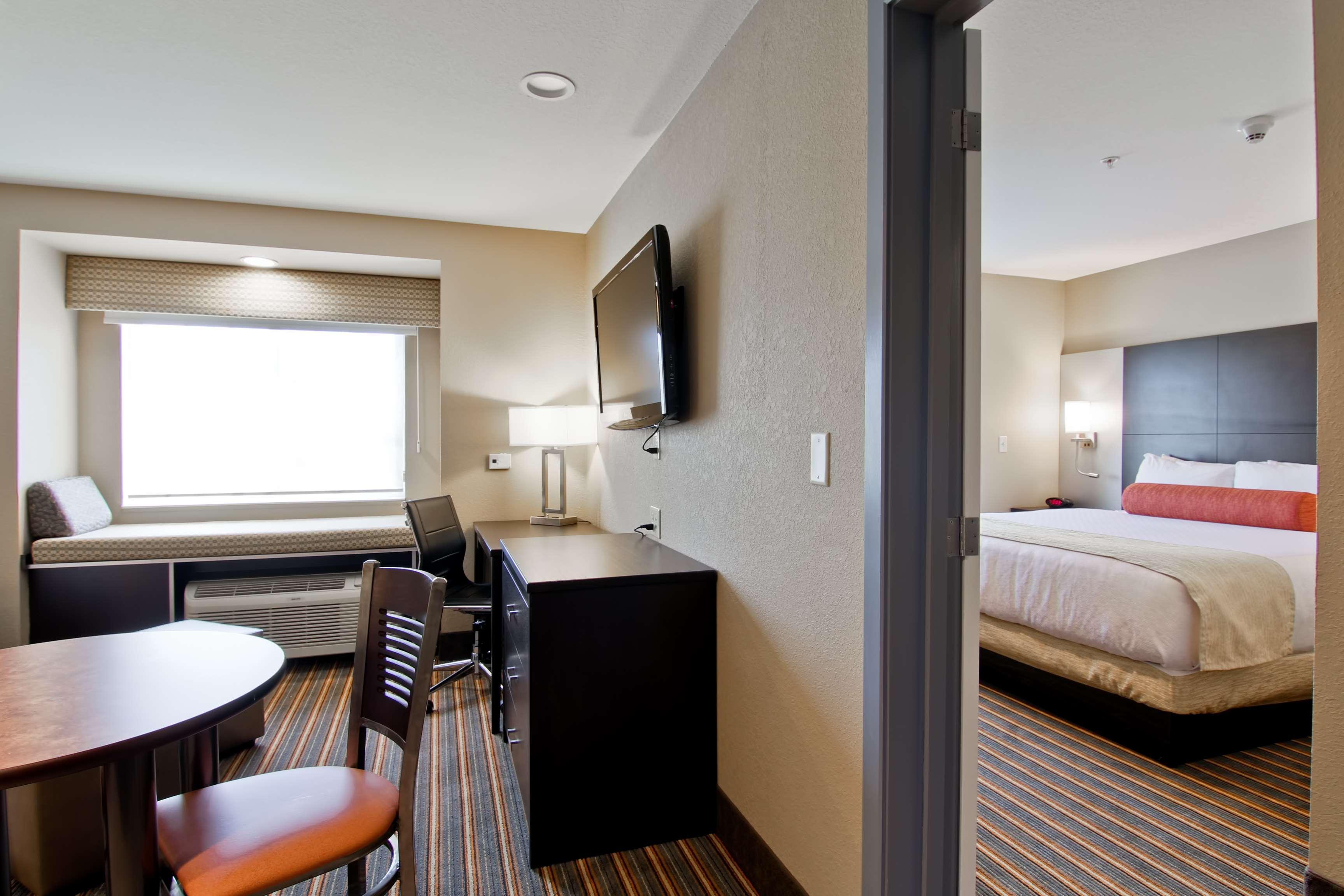Best Western Plus Woodstock Inn & Suites Eksteriør bilde