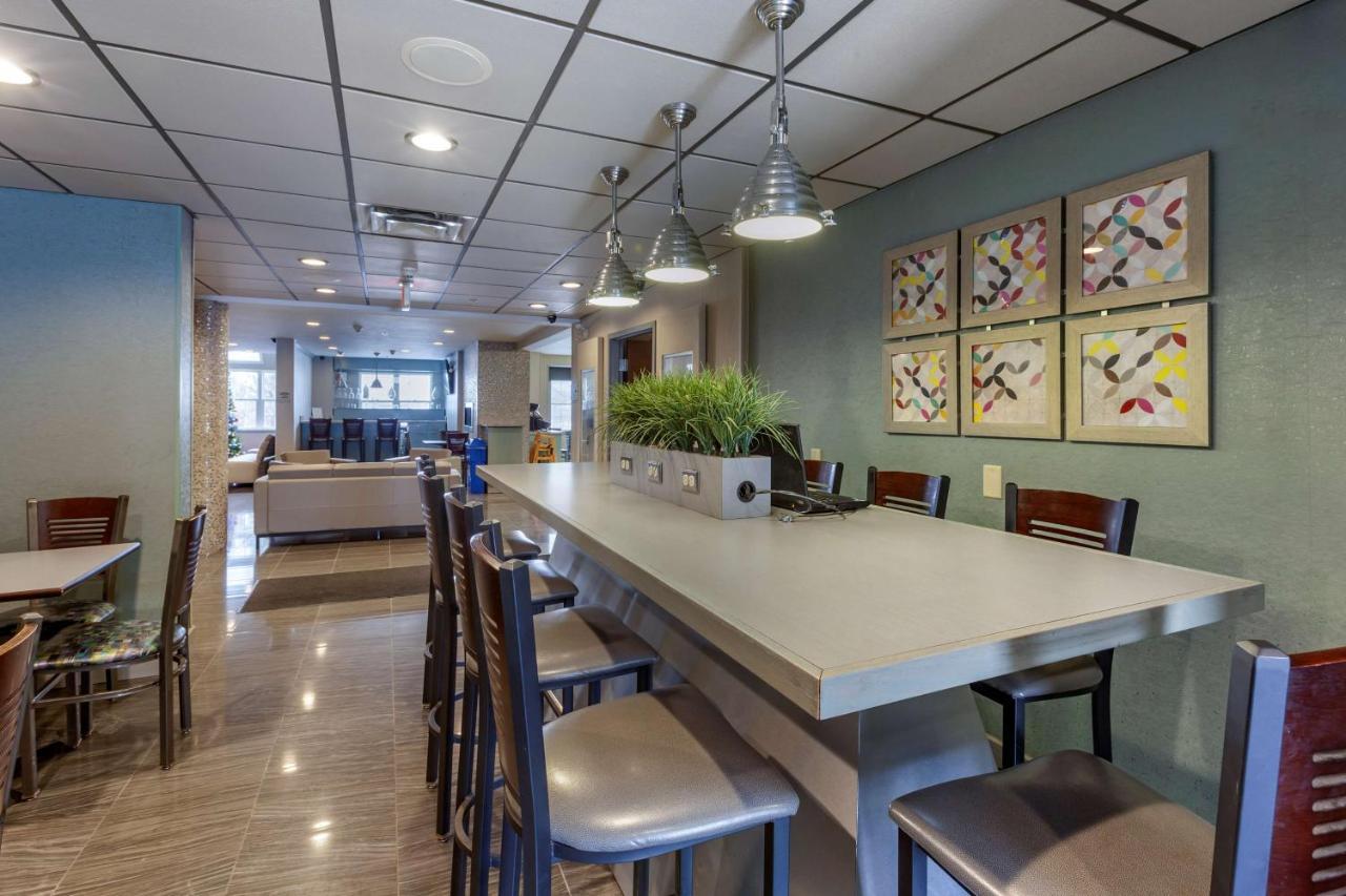 Best Western Plus Woodstock Inn & Suites Eksteriør bilde