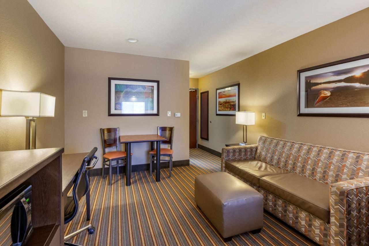 Best Western Plus Woodstock Inn & Suites Eksteriør bilde